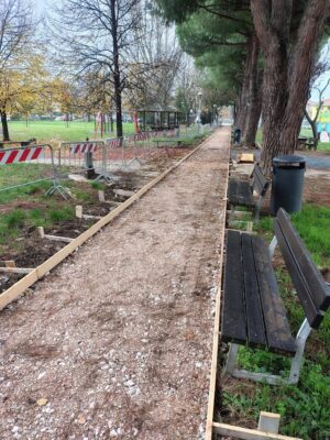 Percorso pedonale nel parco di Rimini